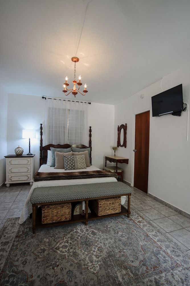 Hacienda Tres Casitas Family Studio, Mountain View 2