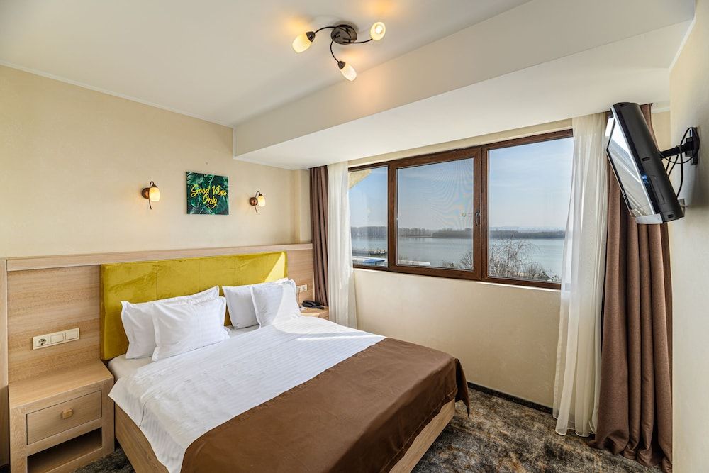 Faleza Hotel by Vega SUPERIOR SUITE DANUBE VIEW 3