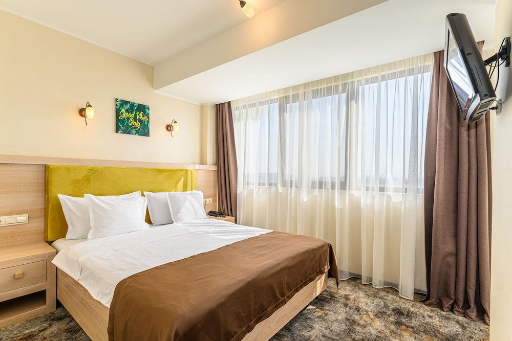 Faleza Hotel by Vega SUPERIOR SUITE DANUBE VIEW 2