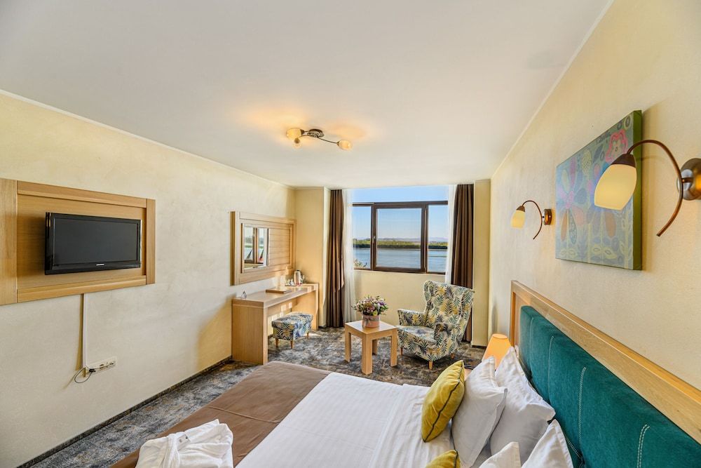 Faleza Hotel by Vega DOUBLE STANDARD DANUBE VIEW 12
