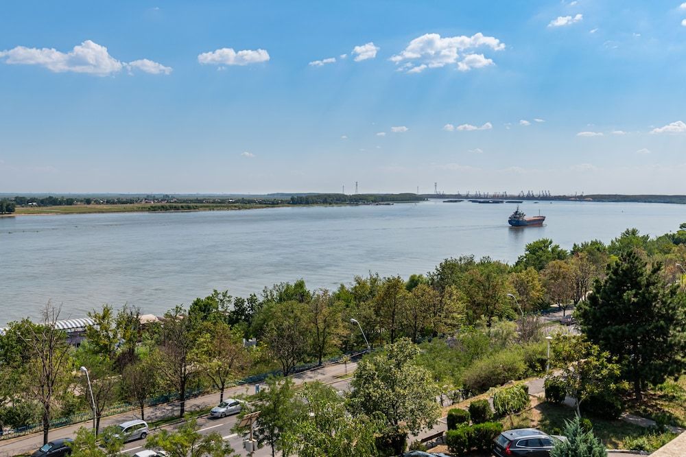 Faleza Hotel by Vega SUPERIOR SUITE DANUBE VIEW 8