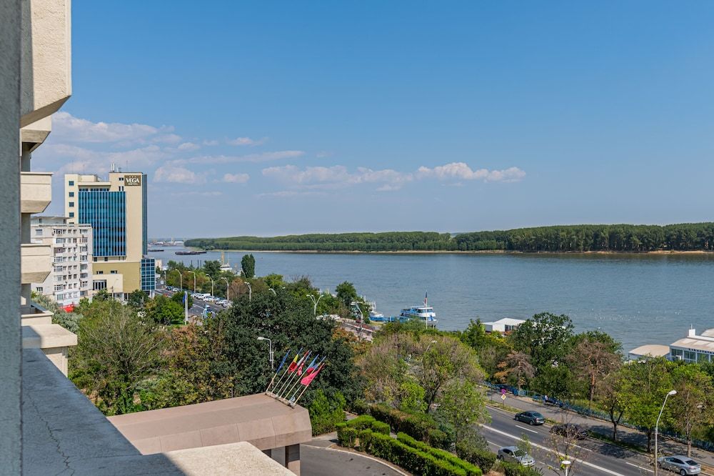 Faleza Hotel by Vega SUPERIOR SUITE DANUBE VIEW 7