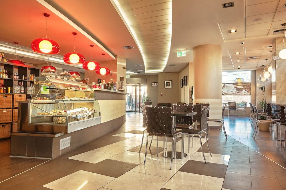 Coffee Shop