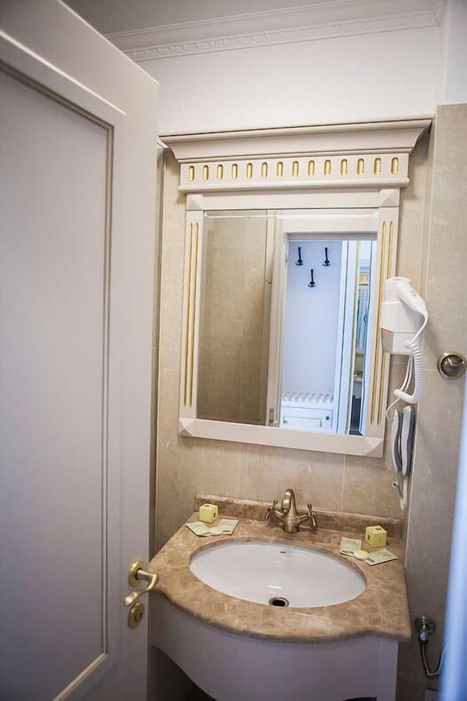 Hotel Sulina International Superior Twin Room 10