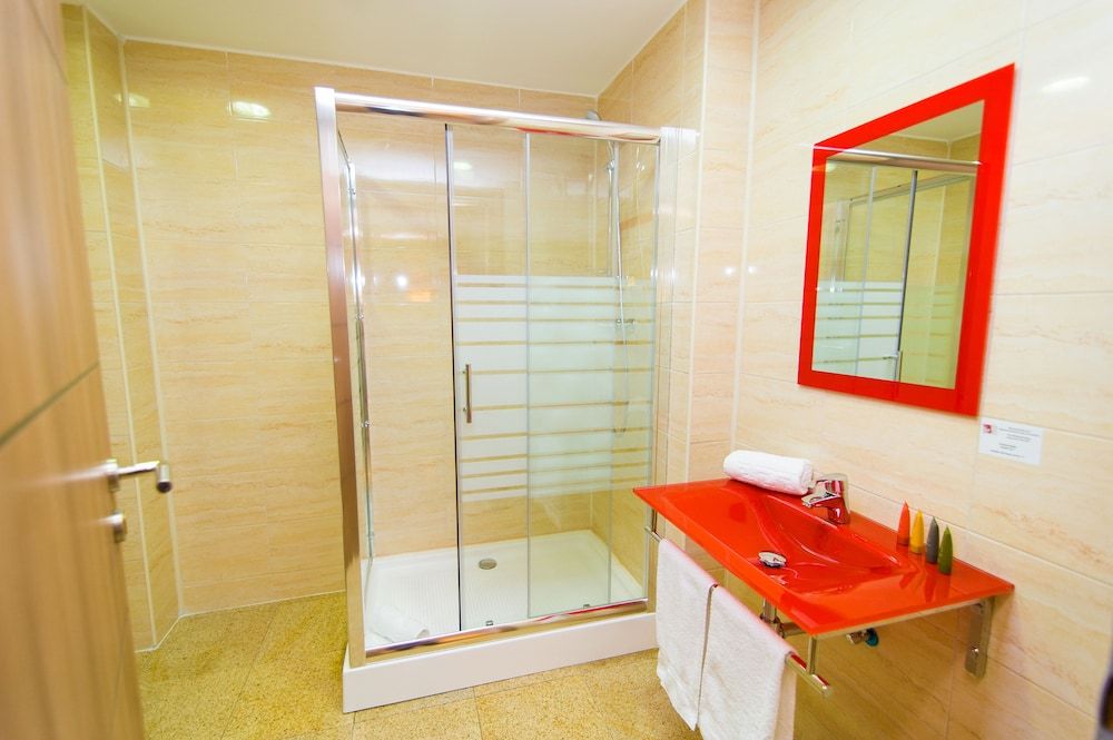 DBH Bucharest Superior Double Room, 1 Queen Bed 9