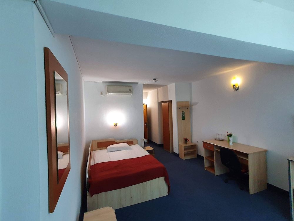 Complex Turistic Cornul Vanatorului Single Room 3