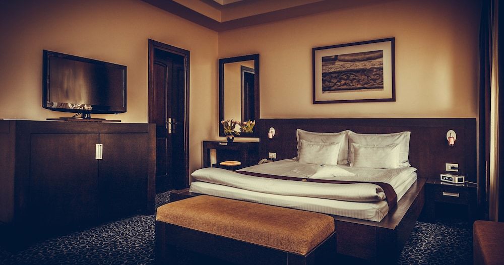 Hotel Cherica Premium Suite 4