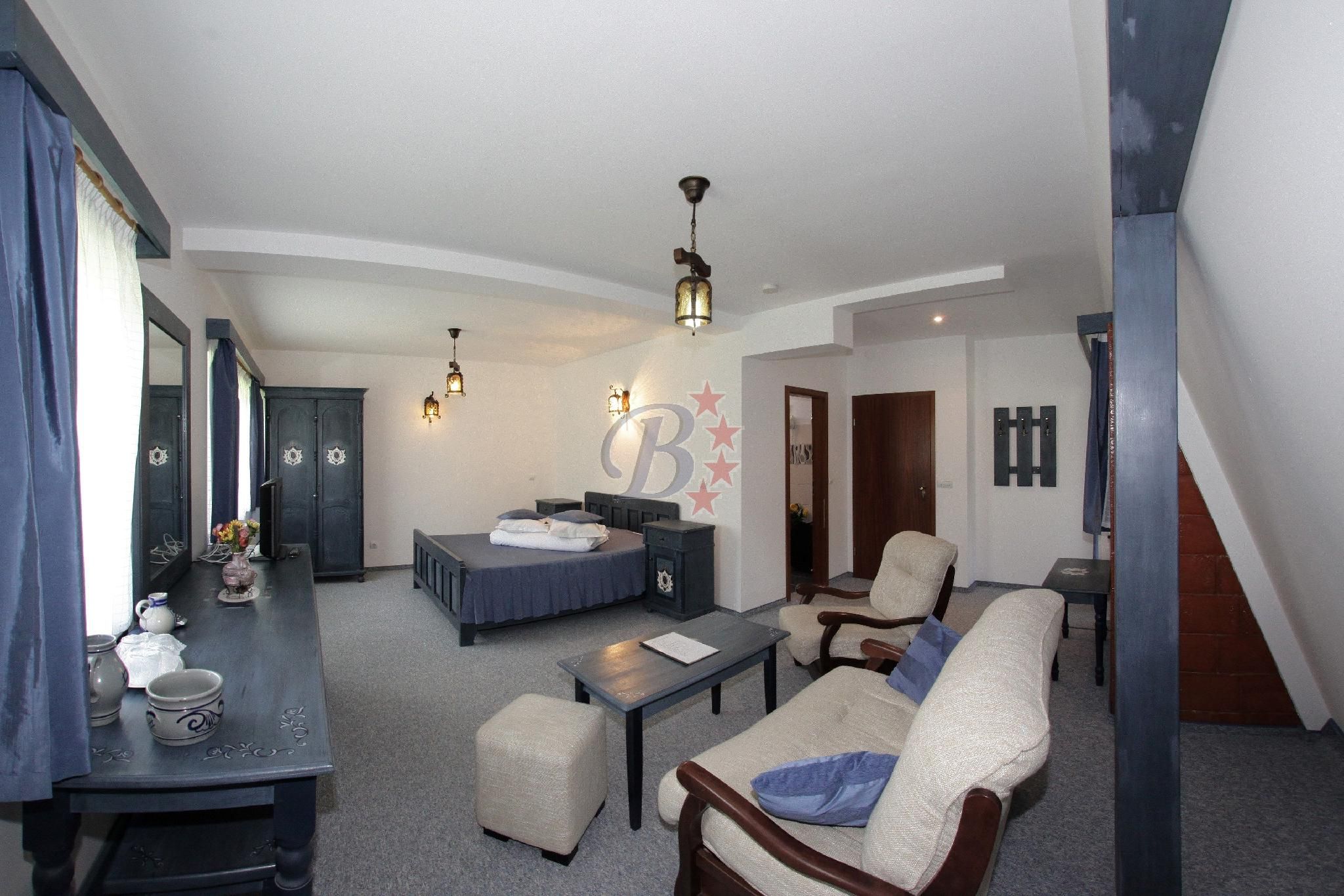Suite with Mountain View