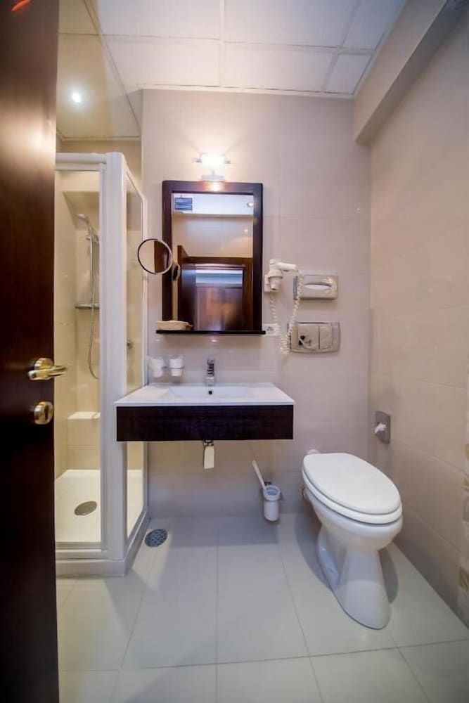 Best Western Central Hotel Standard Room, 2 Twin Beds, Non Smoking 4