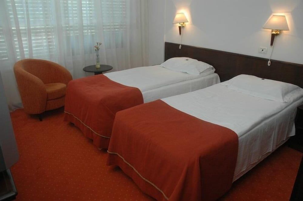 Best Western Central Hotel Standard Room, 2 Twin Beds, Non Smoking 2