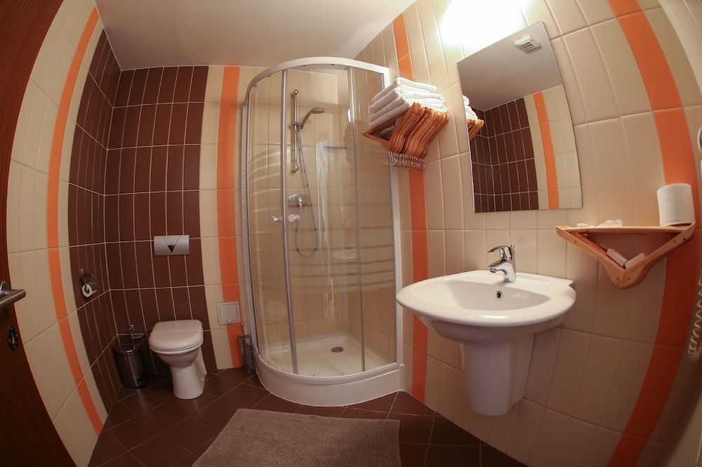 Volo Hotel Twin Room 6