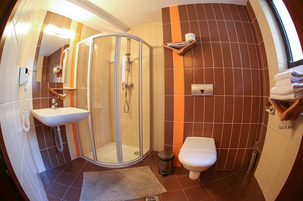 Volo Hotel Twin Room 7