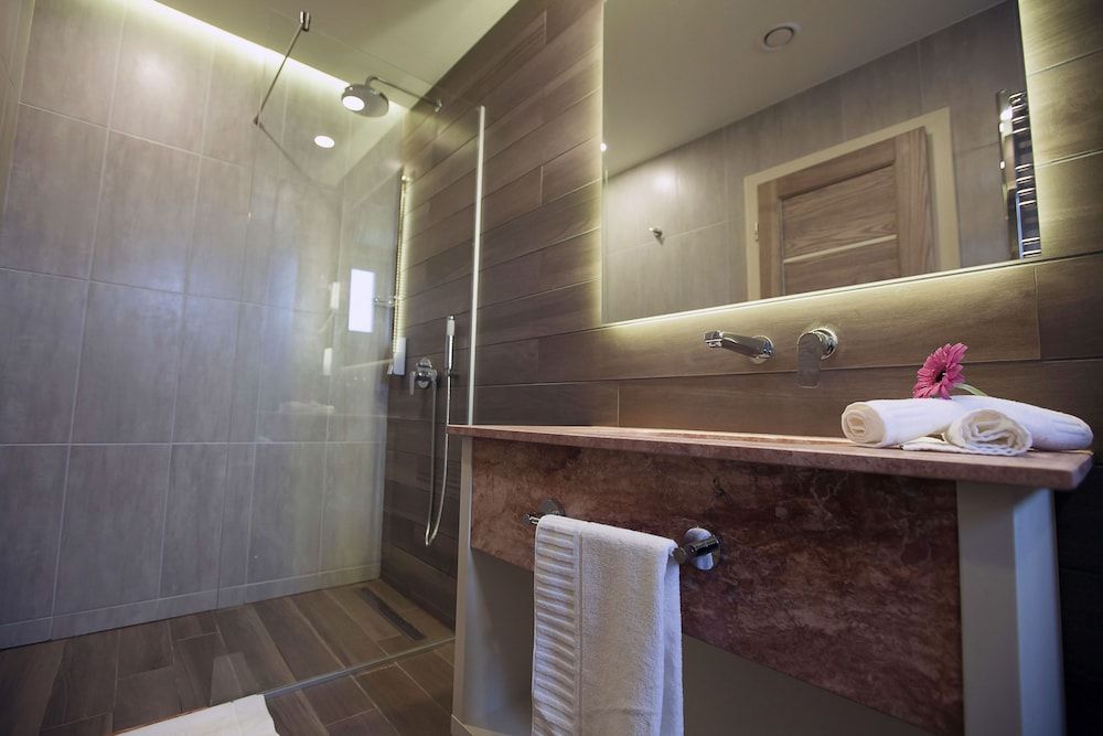 Exclusive Hotel & More Superior Double or Twin Room (10% off in the restaurant) 10