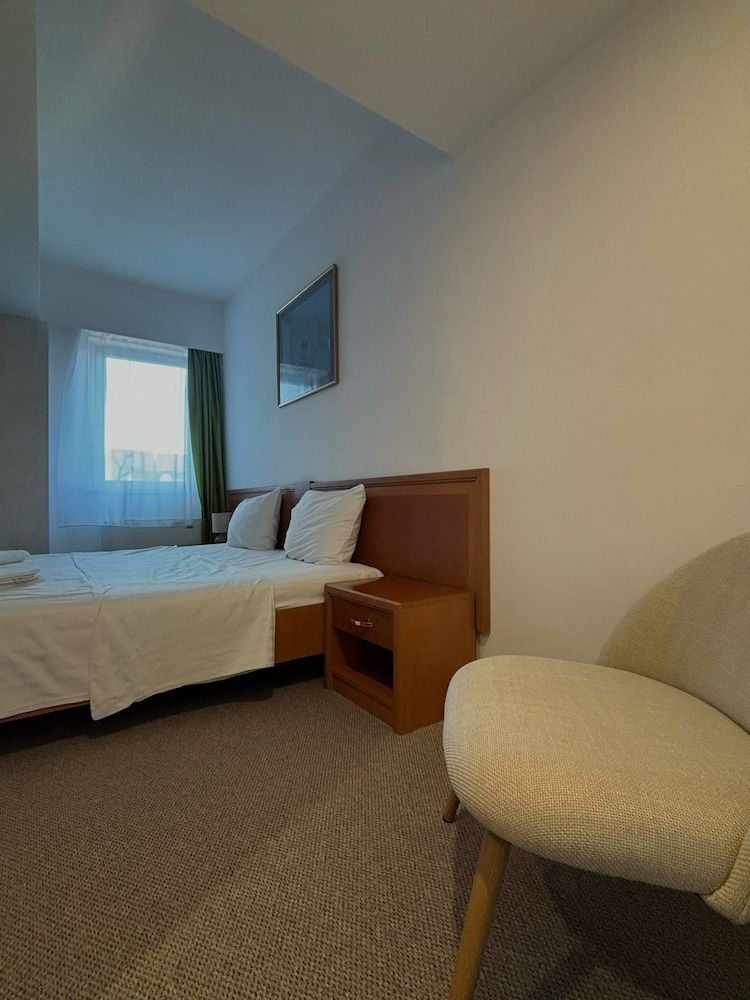 Hotel Excelsior Deluxe Apartment, City View 2