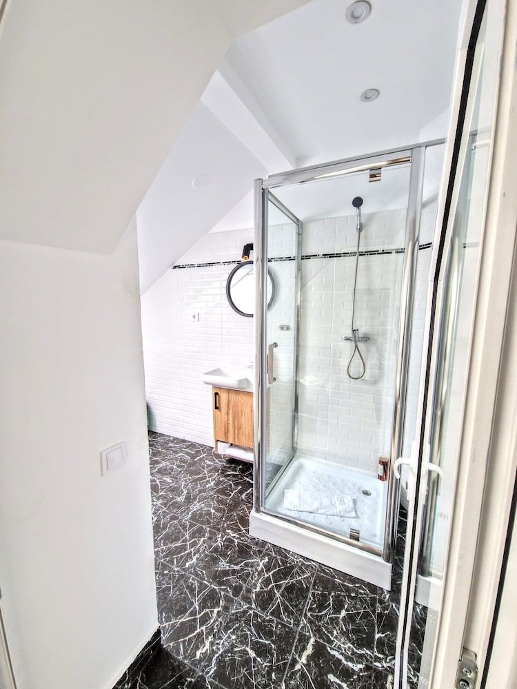 Main Square Apartments & More Economy Suite 6