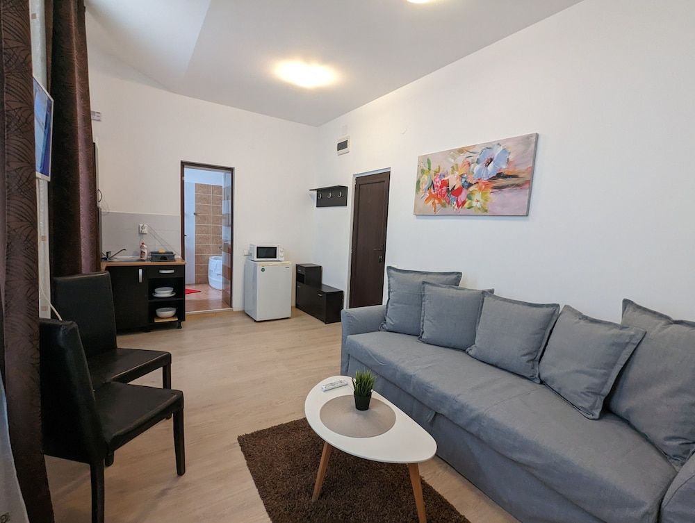 Main Square Apartments & More Family Suite 12