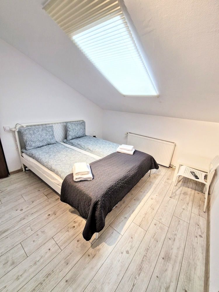 Main Square Apartments & More Economy Suite 4