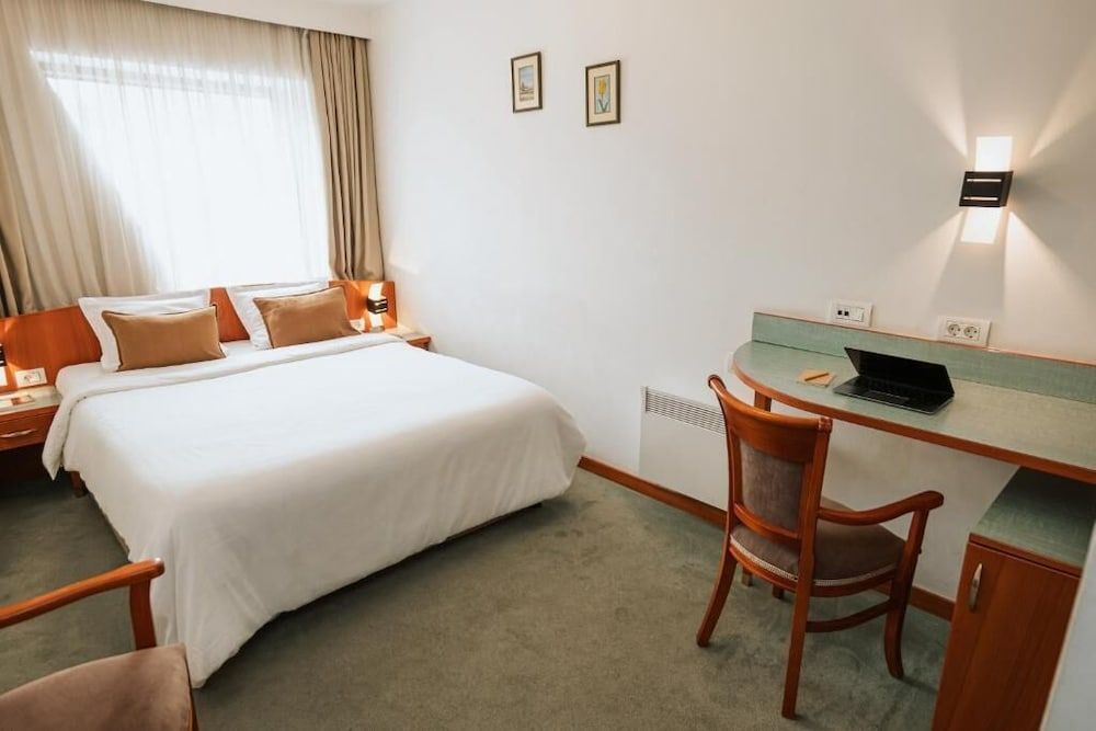 Hotel Duke Romana Classic Double Room 3