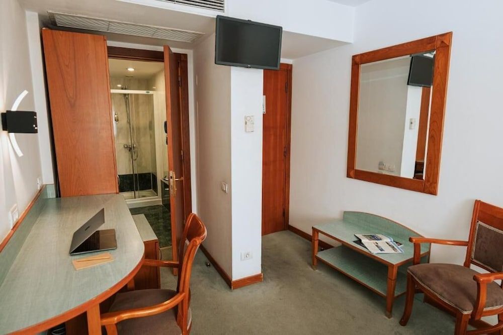 Hotel Duke Romana Classic Double Room 8