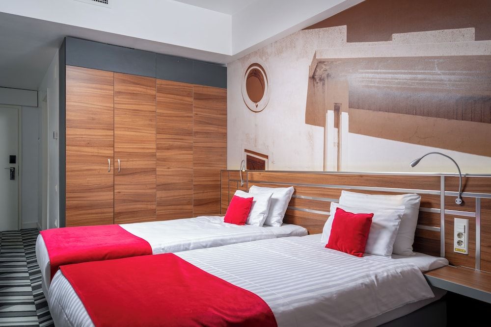 undefined Mercure Bucharest Unirii 8