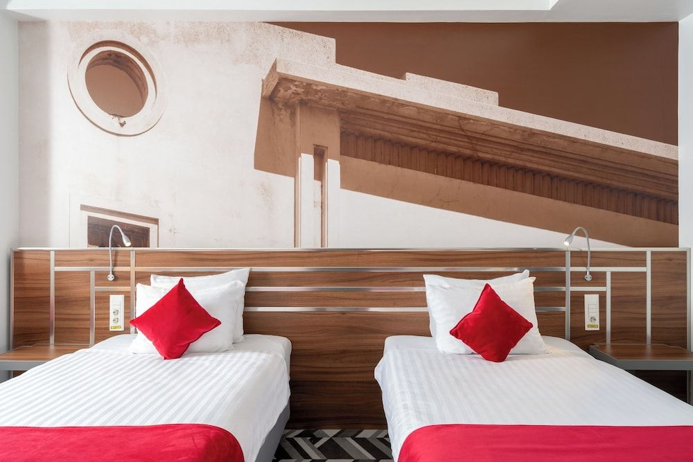 undefined Mercure Bucharest Unirii 9