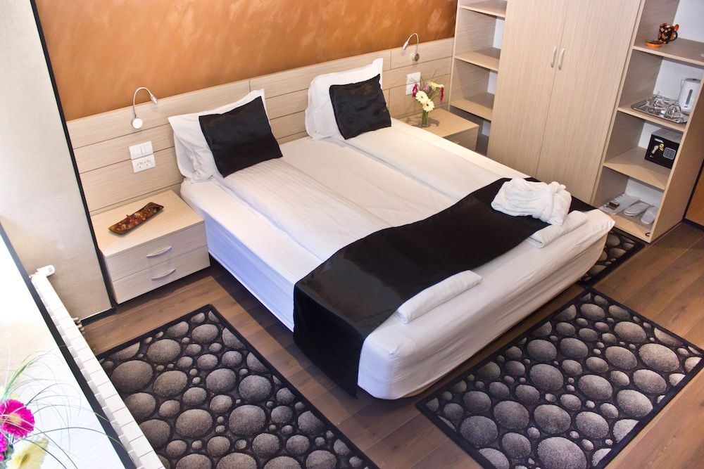 undefined Z Executive Boutique Hotel 9