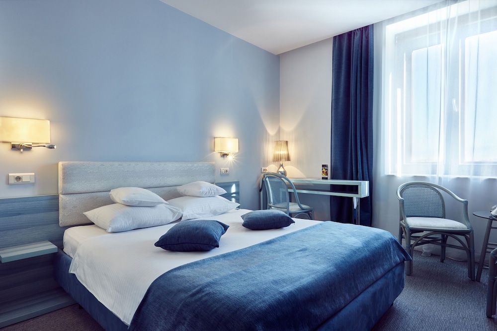 Continental Forum Sibiu Standard Double Room 4