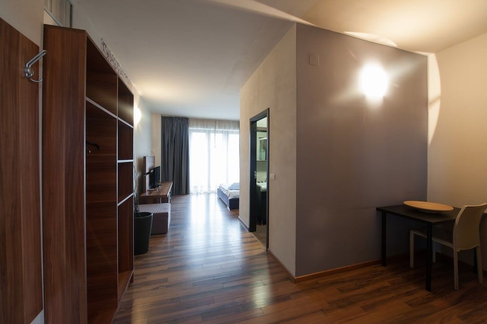 Hemingway Residence Double Room 6