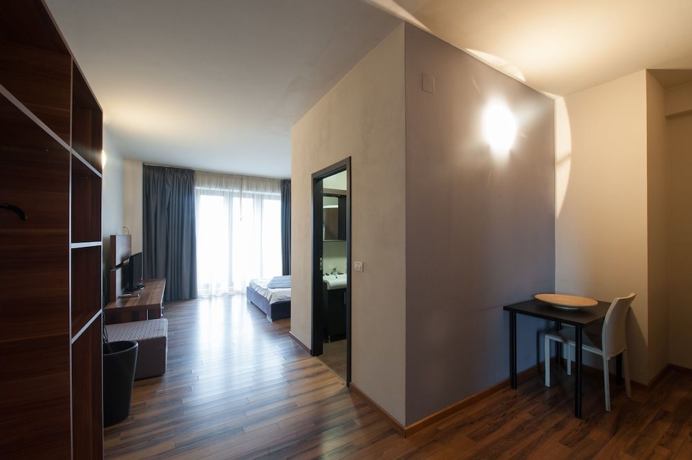 Hemingway Residence Double Room 5