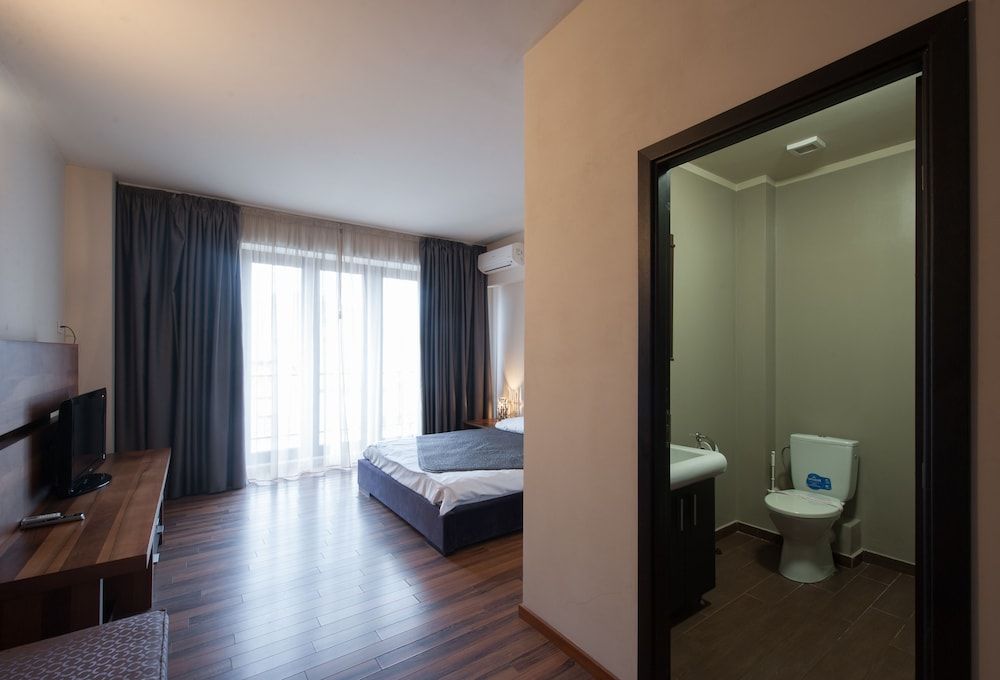 Hemingway Residence Double Room 10