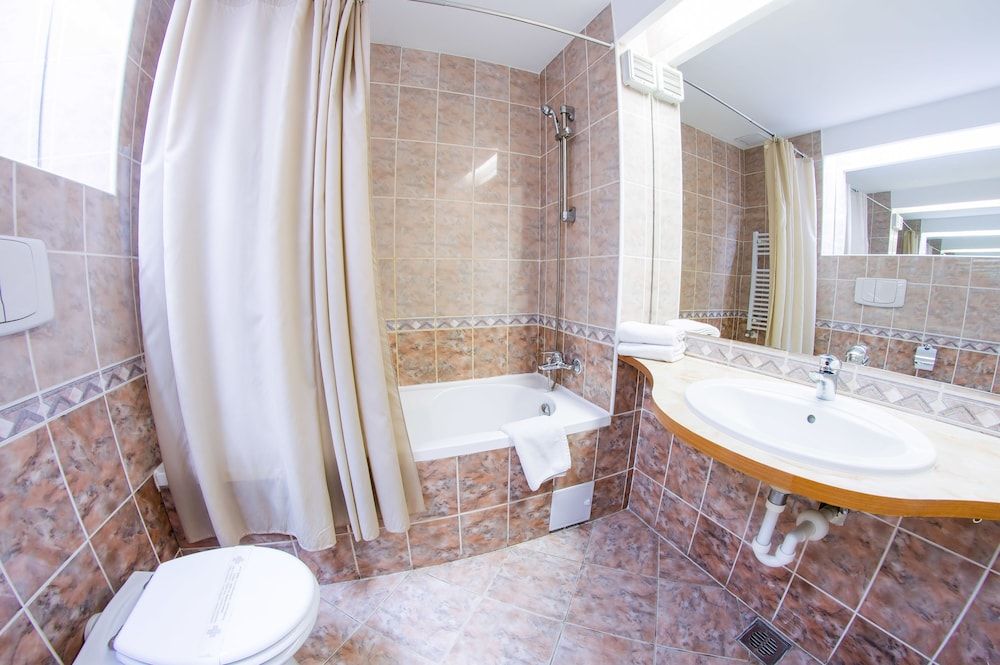 Atrium Hotel Bucharest City Center Economy Double Room, 1 Queen Bed 7