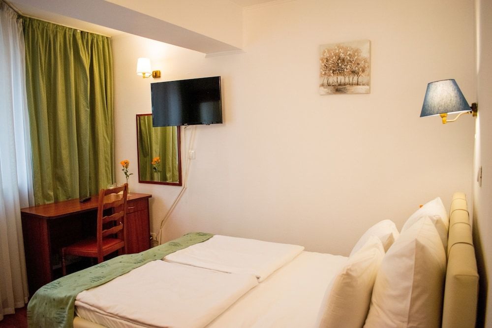 Atrium Hotel Bucharest City Center Economy Double Room, 1 Queen Bed 2
