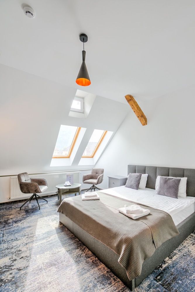 Residence Central Annapolis Deluxe Double or Twin Room (Black Church view) 2