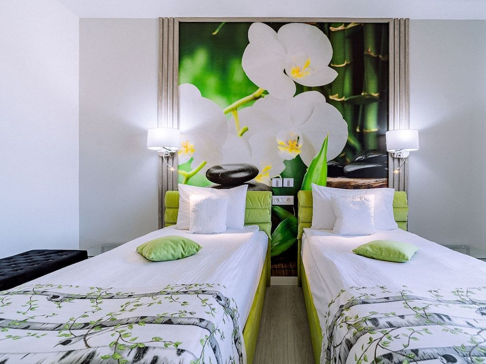 Continental Forum Oradea Standard Twin Room