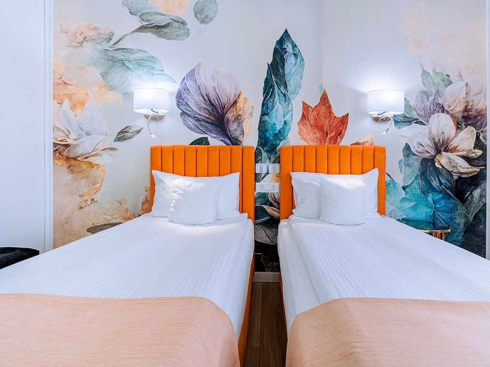 Continental Forum Oradea Standard Twin Room 3