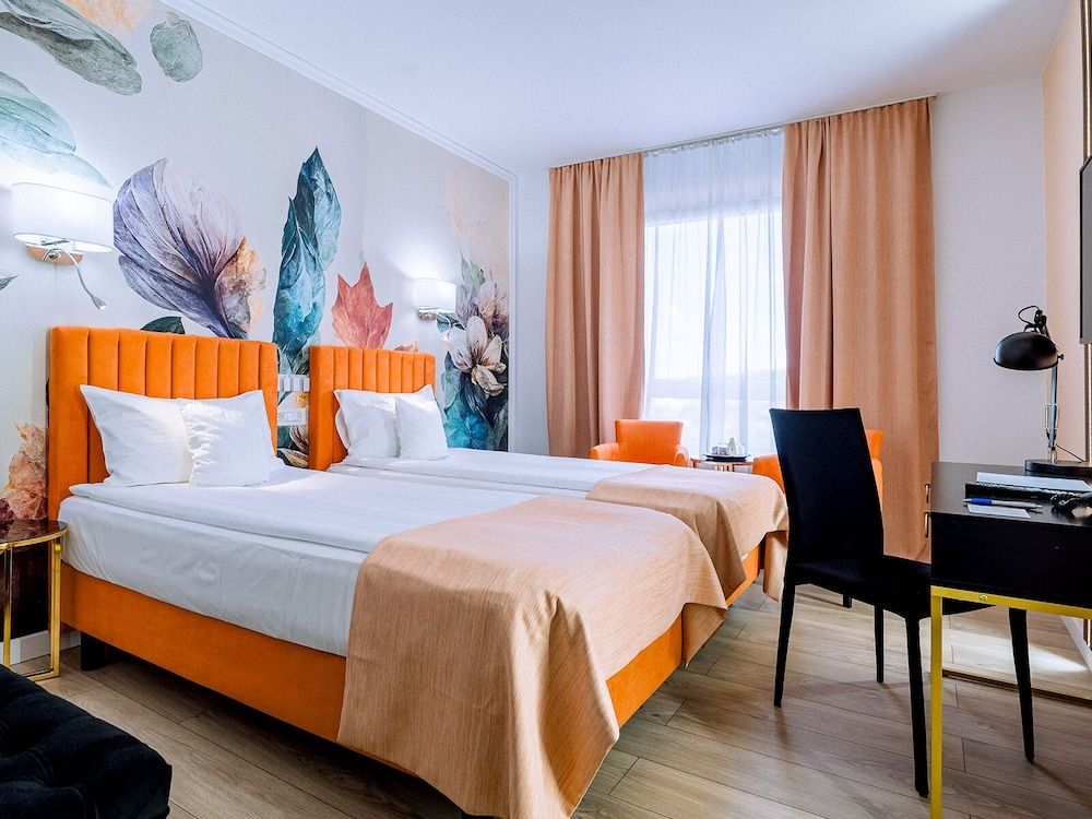 Continental Forum Oradea Standard Twin Room 2