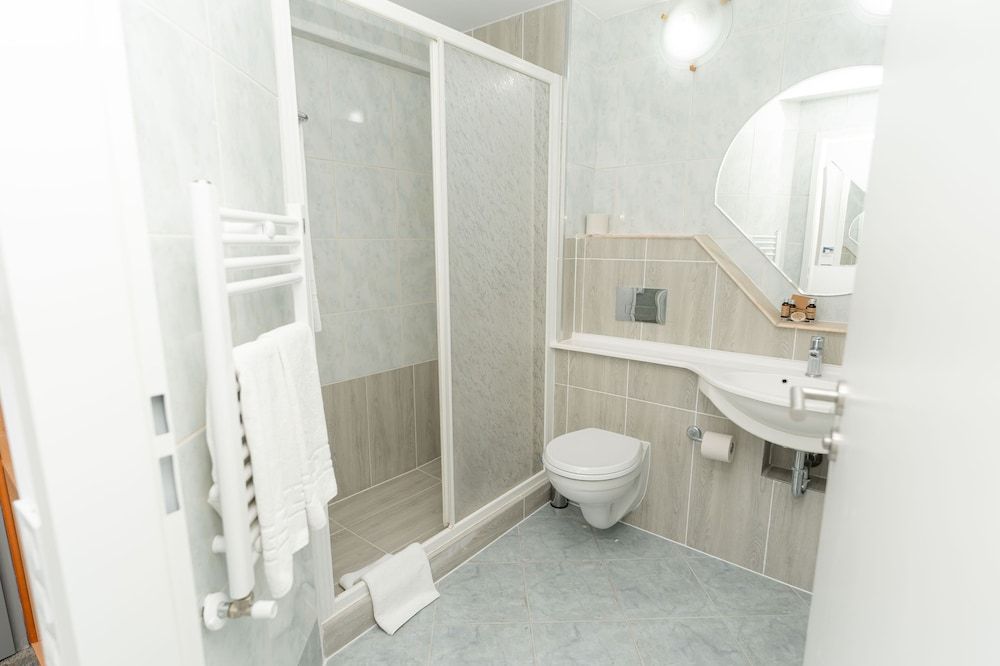 MyContinental Suceava Standard Twin Room 5