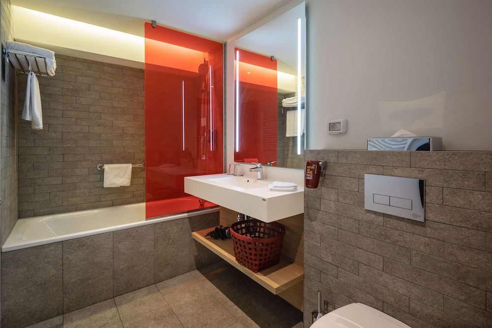undefined Park Inn by Radisson Bucharest Hotel & Residence 10