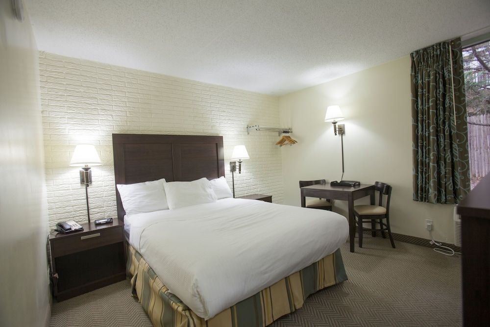 Deluxe Room, 1 Queen Bed, Non Smoking
