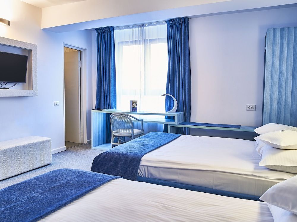 Continental Forum Tirgu Mures Deluxe Family PLUS Room 3