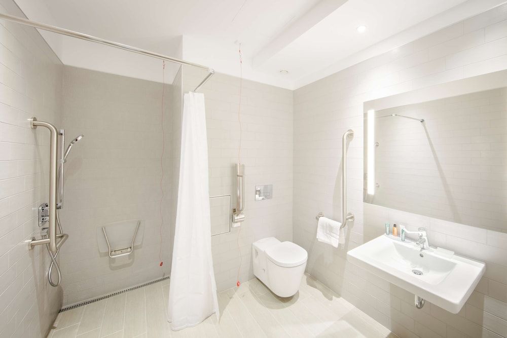 Hilton Garden Inn Bucharest Old Town Room, 1 King Bed, Accessible 5