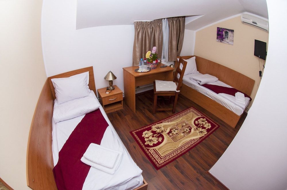 La Casa Basic Twin Room, 2 Twin Beds 2