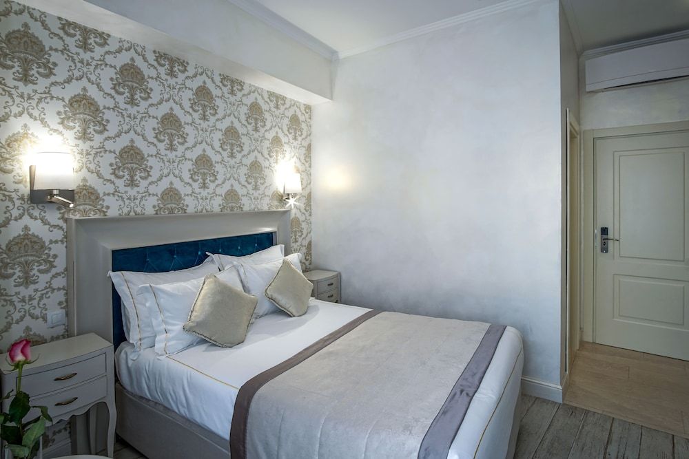 Old Town Boutique Hotel Premier Room (Superior) 9
