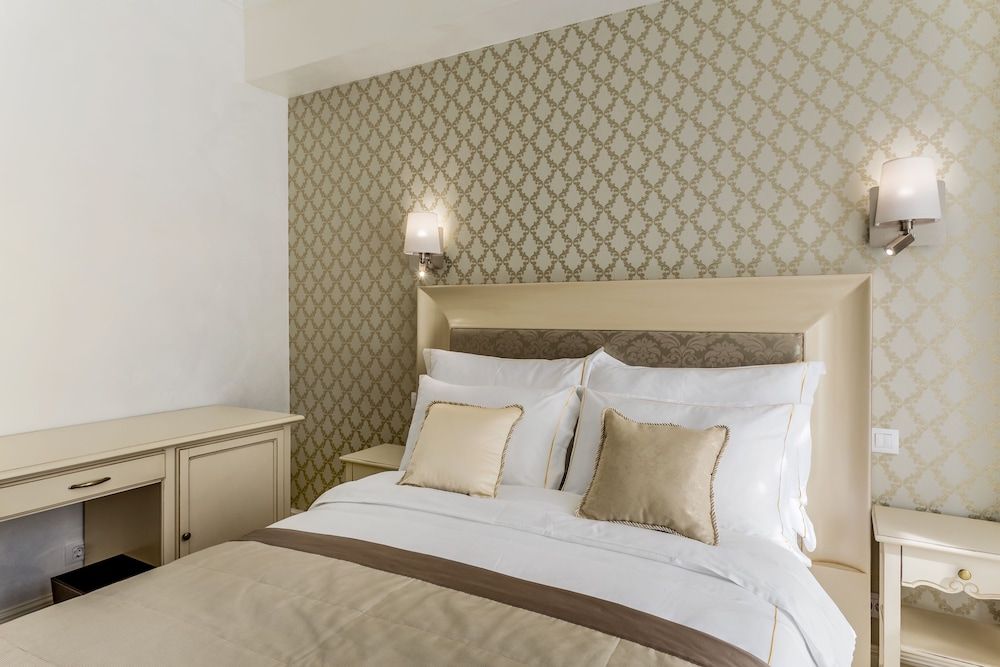 undefined Old Town Boutique Hotel 5