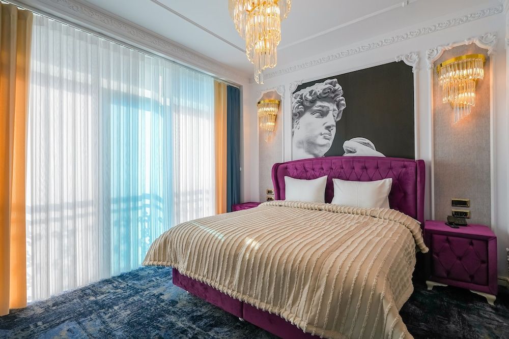 W Regal Boutique&Spa Suite 3