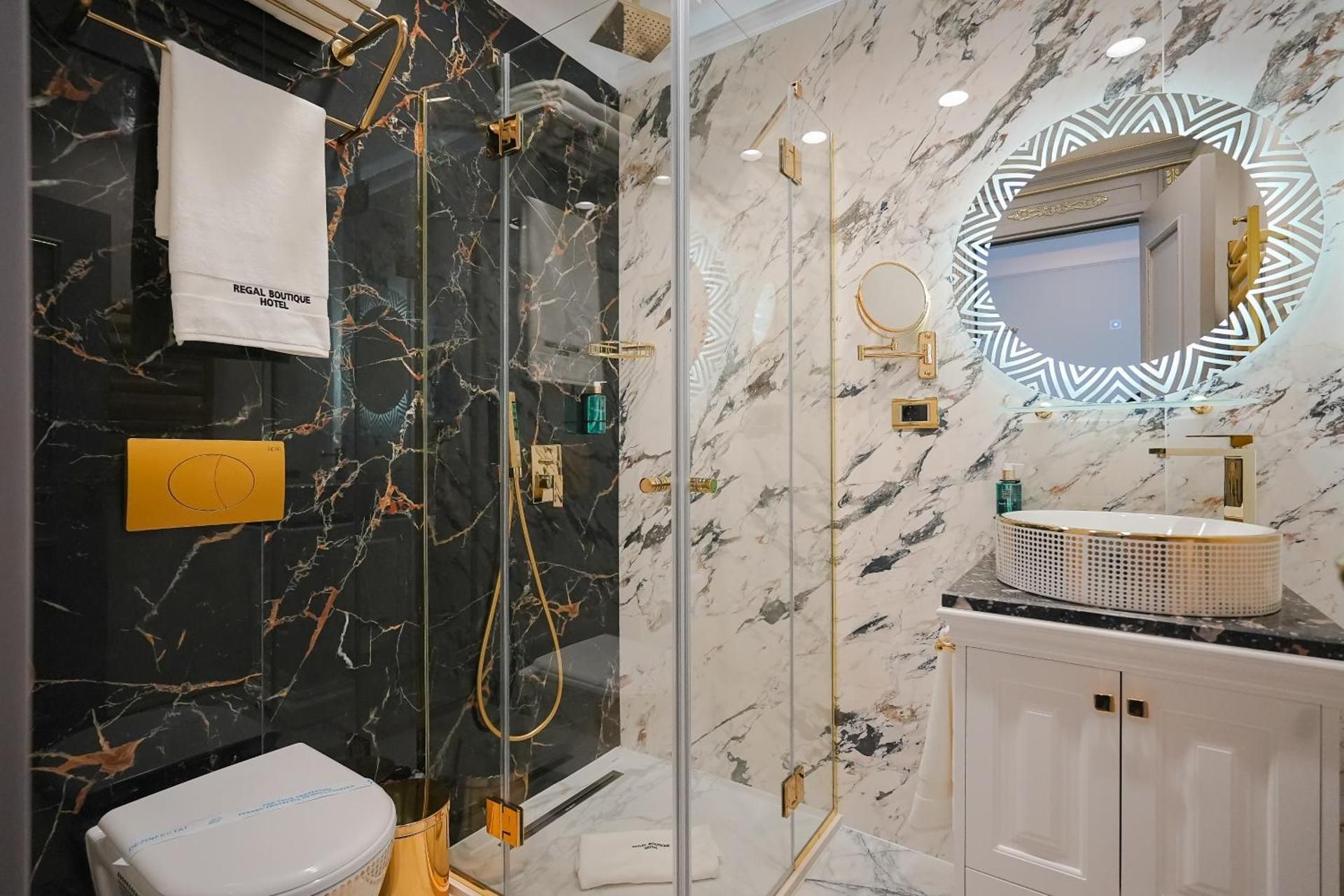 W Regal Boutique&Spa Double Room 10