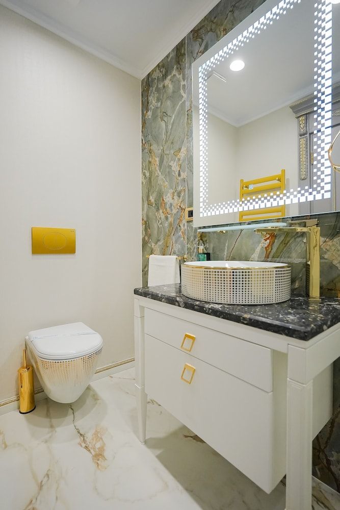 W Regal Boutique&Spa Suite 7