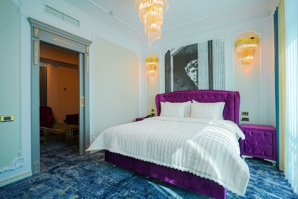 W Regal Boutique&Spa Suite 4