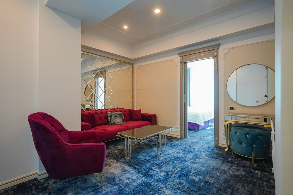 W Regal Boutique&Spa Suite 20