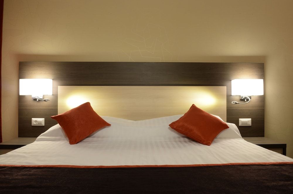 Hotel Galaxy Double Room (10% discount in lobby bar)